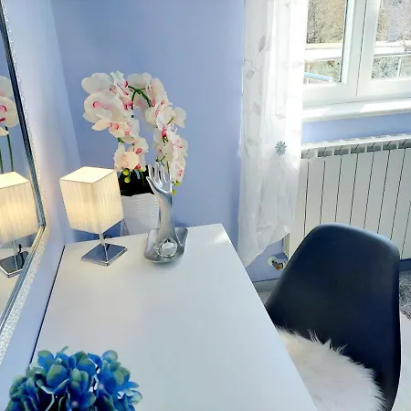 Lesa Up To 4 People *