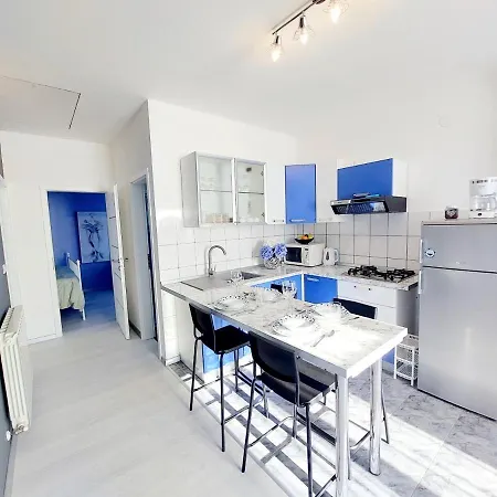 Lesa Up To 4 People *