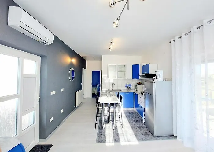 Lesa Up To 4 People *