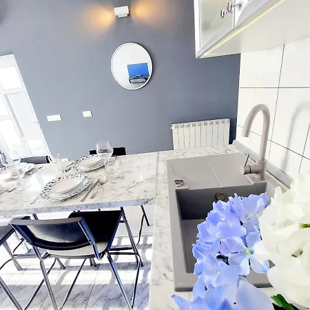 Lesa Up To 4 People Apartman